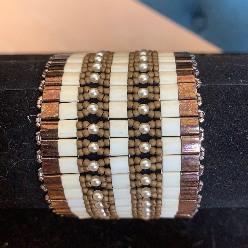 Beaded bracelet cuff - 2 button closure 7.25 inch